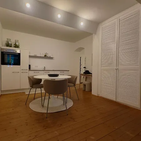 Appartement Mit Kueche, Parkplatz Und Waschmaschine *